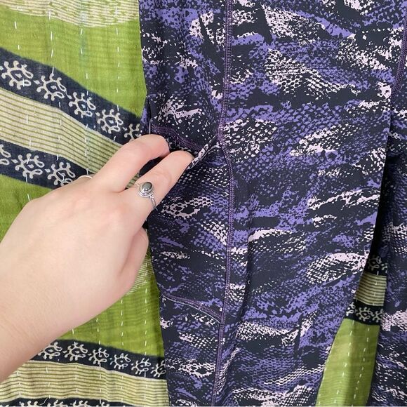 Lululemon Rip Wave Purple Thunder Black Speed Up Tight Full-On Luxtreme Size 8 - Picture 7 of 16